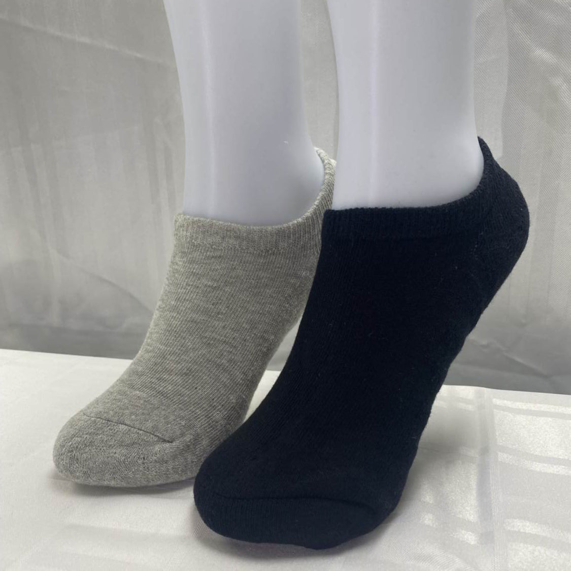 bamboo no show socks black and grey