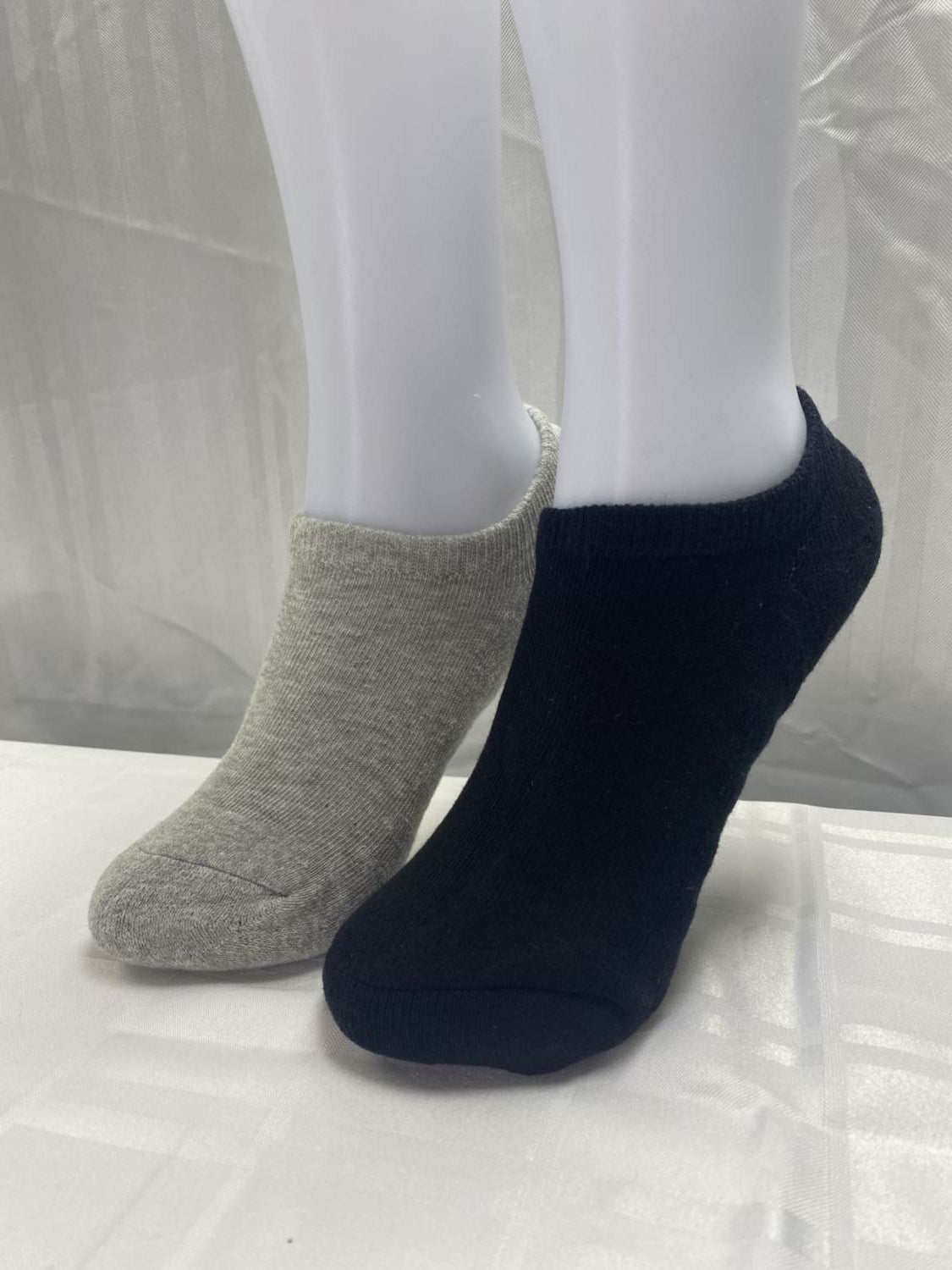 bamboo no show socks black and grey