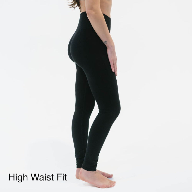 bamboo seamless leggings highlighting the high waist fit 