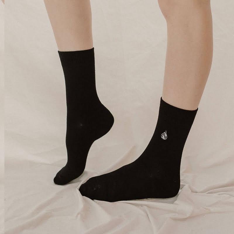 Mid-Crew socks black back